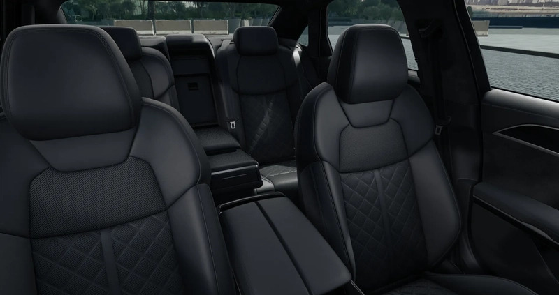 Audi A8 cena 559000 przebieg: 10, rok produkcji 2022 z Giżycko małe 79
